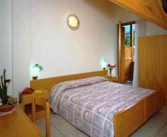 Hotel Serena Dimaro Dış mekan fotoğraf