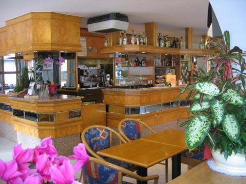 Hotel Serena Dimaro Dış mekan fotoğraf
