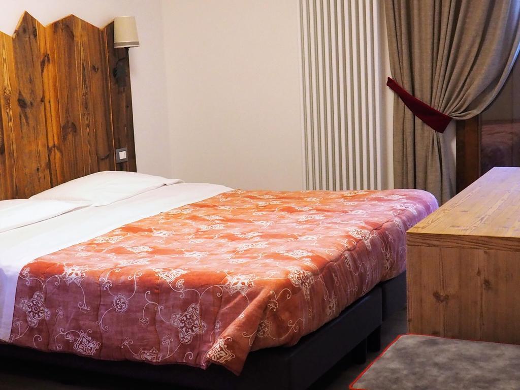 Hotel Serena Dimaro Dış mekan fotoğraf