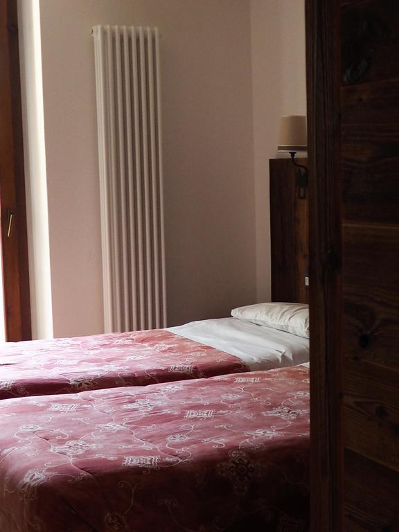 Hotel Serena Dimaro Dış mekan fotoğraf