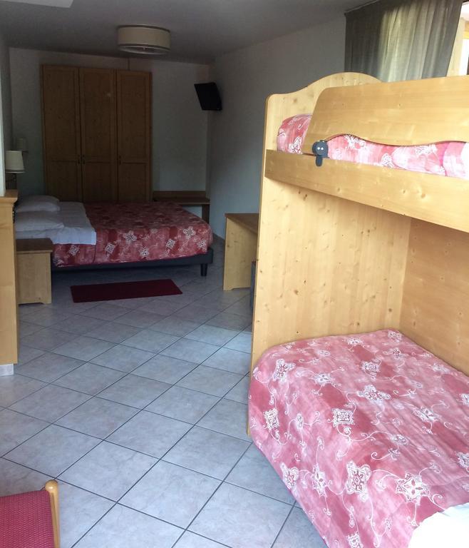 Hotel Serena Dimaro Dış mekan fotoğraf